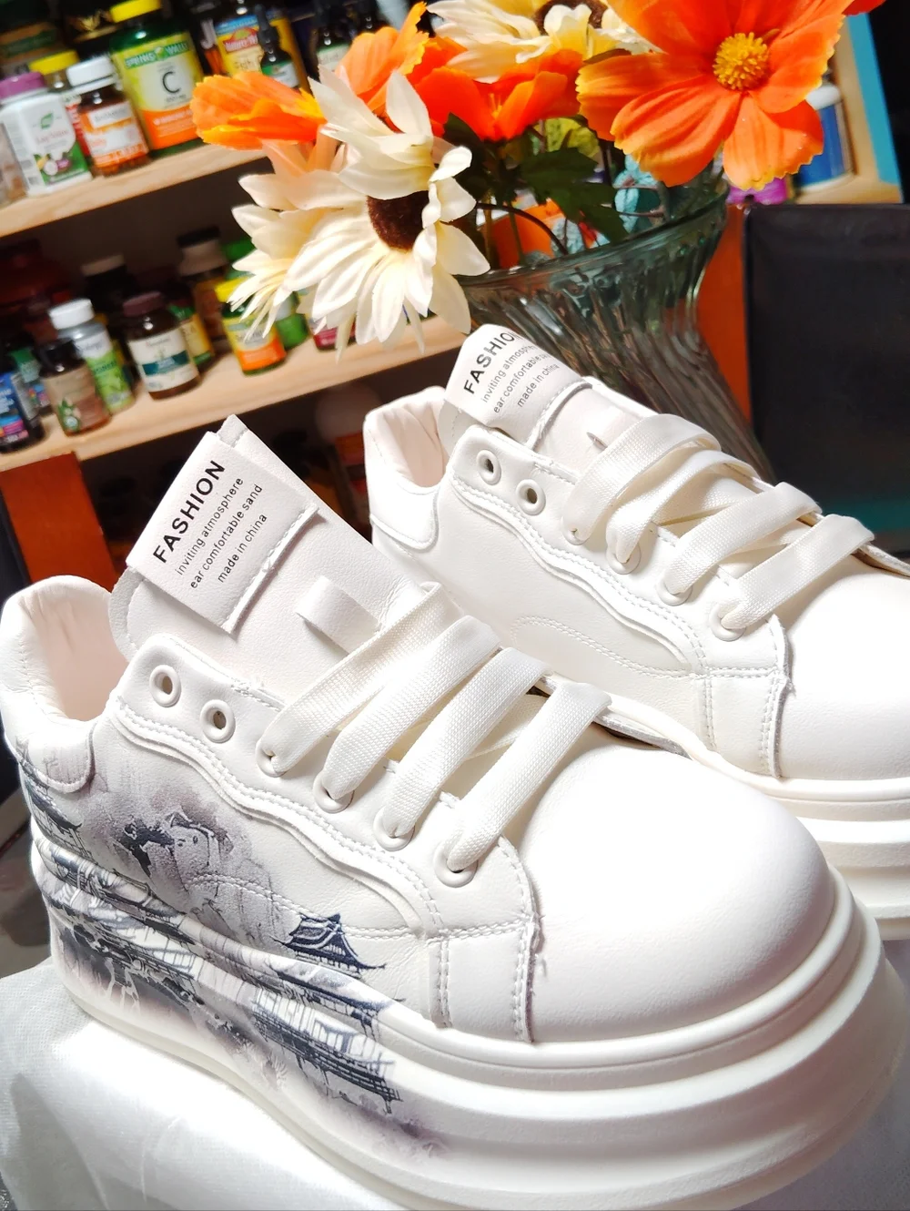 *" WHITE PLATFORM SNEAKERS WITH GRAY GRAPHIC DETAIL**"💲💲💲💲💲💲💲 - Picture 7 of 10